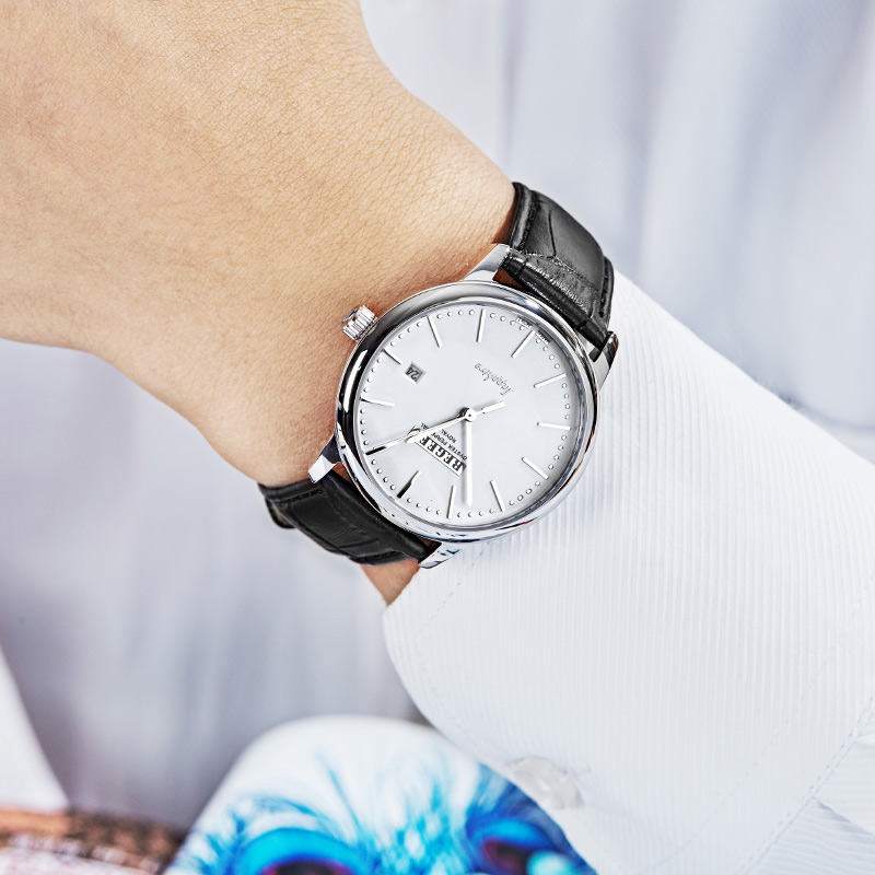 防偽聲明：關(guān)于腕表底蓋不再刻有一表一號(hào)